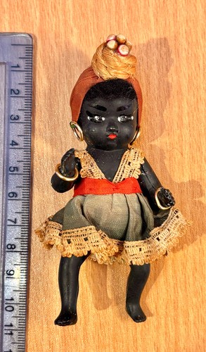 Vintage 1960s black - black, female