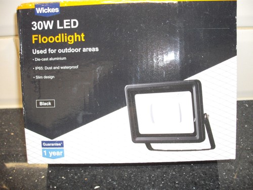 Wickes floodlight 30w led - 30w,
