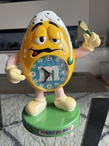 Vintage character alarm - vintage,