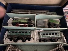 HORNBY O GAUGE TIN PLATE PASSENGER SET French edition