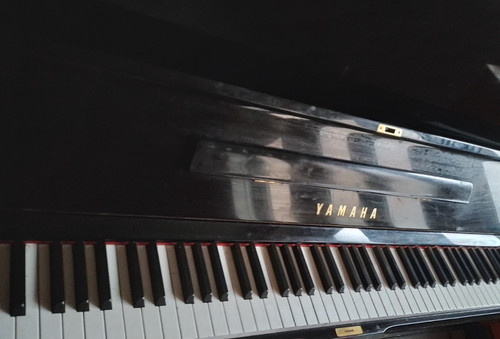 Yamaha upright black - yamaha,