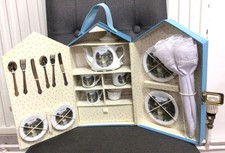 Reutter Porzellan Peter Rabbit Child’s Tea Set With Blue Case Box