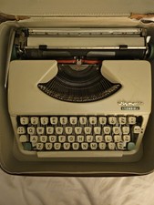 Typewriter Olympia Portable