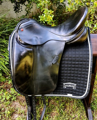 Albion slk dressage saddle - albion,