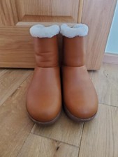FitFlop Mukluk Tan Leather Shearling Lined Boots Size 5