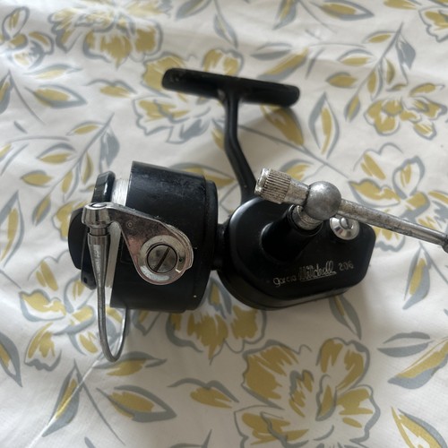 Vintage spinning fishing reel - spinning,