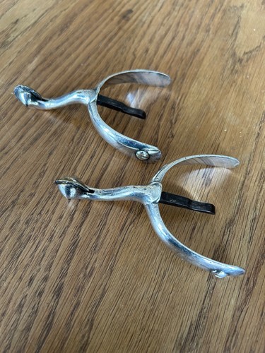 Swan neck spurs short - neck, british