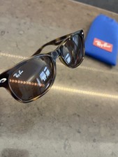 Ray-Ban Wayfarer Sunglasses for junior (Tortoise frame)