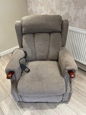 Electric riser recliner chair