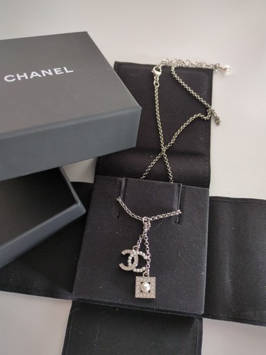 Chanel silver necklace - chanel, cc