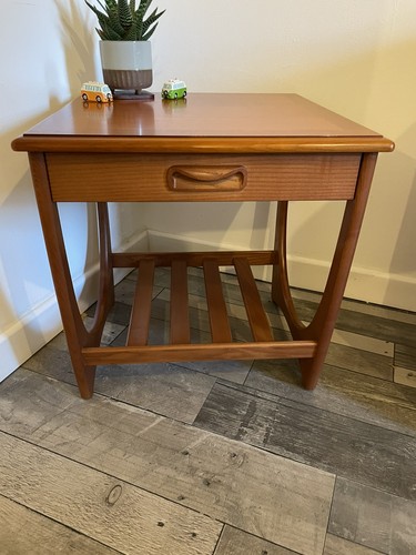 Mid century plan - g, bed