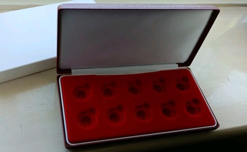 Half sovereign box hold 10 - half,
