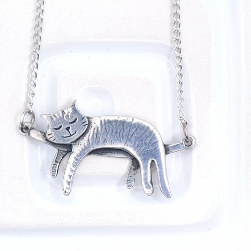 Justin sleeping cat pendant - sleeping,