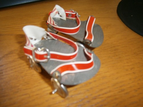 Novelty doll metal - novelty, roller