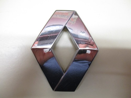 Renault car badge used - car, badge,