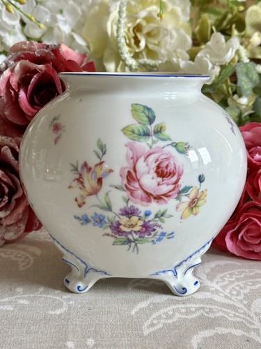 Vintage porcelain vase - vase, footed