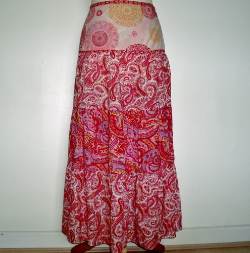 Pretty paisley vintage - pretty, tiered