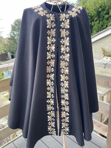 Black embroider ladies - black,