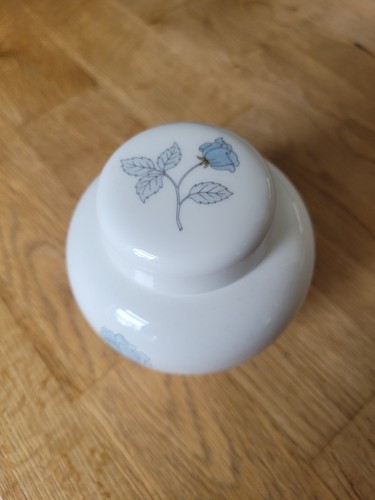 Small wedgewood ginger jar - small,