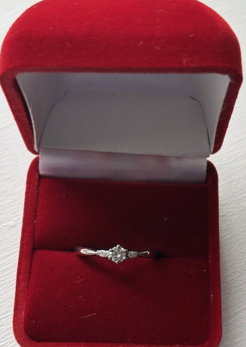 Three stone diamond ring