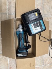 Makita DGA452Z 18V