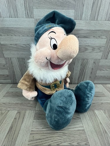 Sneezy dwarf snow - sneezy,