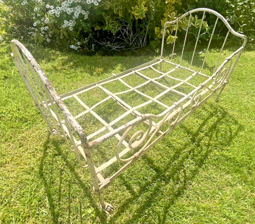 Antique french bed petite - antique,