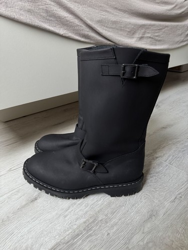 Solovair black greasy leather - black,