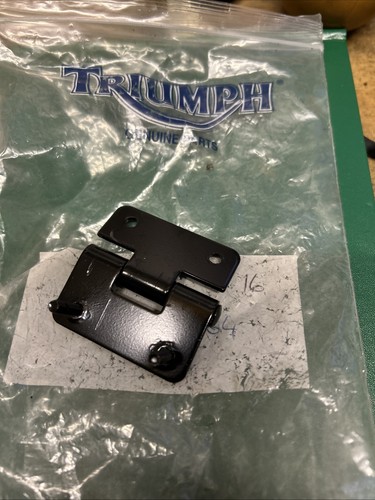 Triumph pannier hinge for hard - hinge,