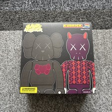 Kaws Kubrick Bus Stop Medicom Series 1 / Set 1 2002 Collectible Figures BNIB 