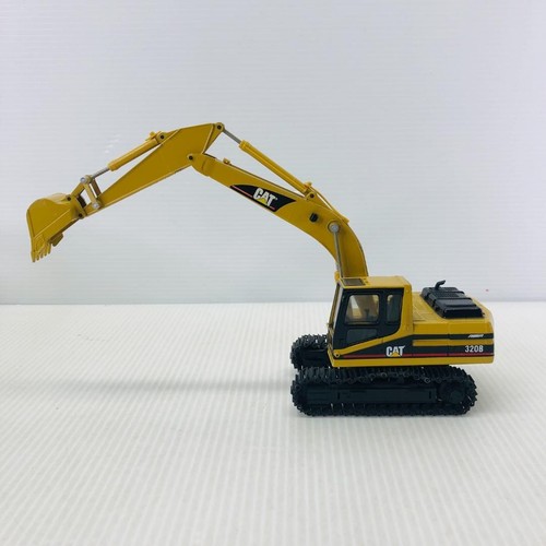 Cat new caterpillar - caterpillar, mitsubishi