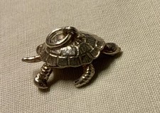 VINTAGE DETAILED ARTICULATED TORTOISE SILVER CHARM,CHARM BRACELET 3.4g