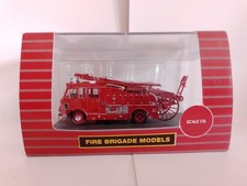 Oxford 1/76 Dennis F106 Side Pump London Fire Brigade 76F106001