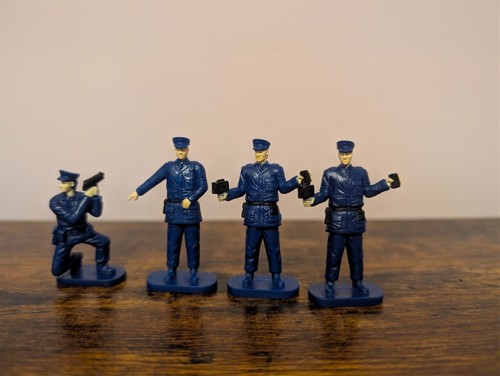 Miniature police figures cake - police,