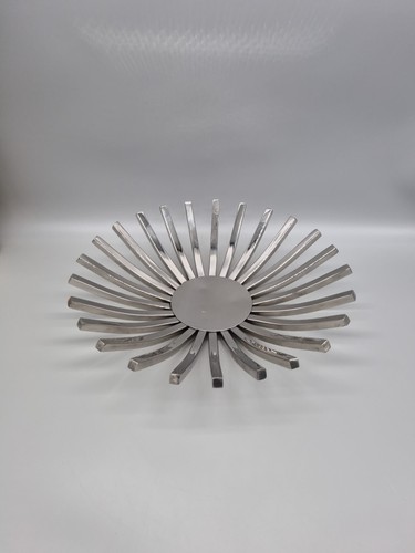 Minimalist stainless steel - a,