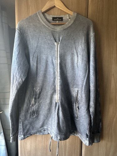 Stone island - island,
