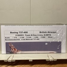 1/144  scale model airliner