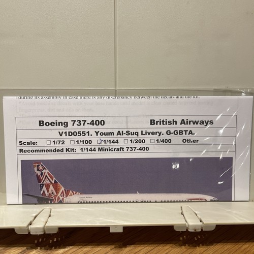 144 scale model airliner - 1/144,