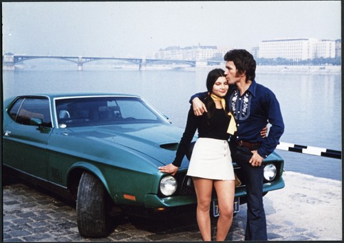 Sexy couple ford mustang - sexy,