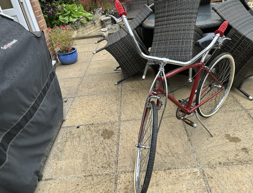 Rayleigh vintage bike beach