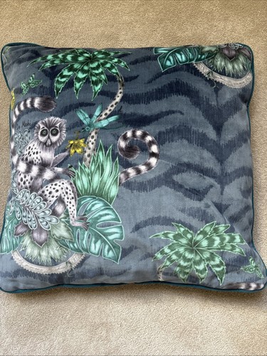 Green and grey velvet cushion - green,