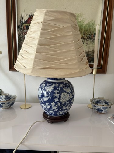 Vintage chinese table lamp - table,