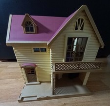 Sylvanian Families Epoch Play House With Accessories pink roof grape forest