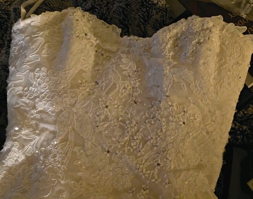 Vera wang size ivory lace - size,
