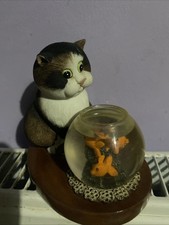 Comic & Curious Cats Linda