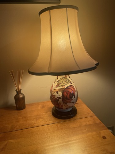 Moorcroft table lamp pirouette - moorcroft,