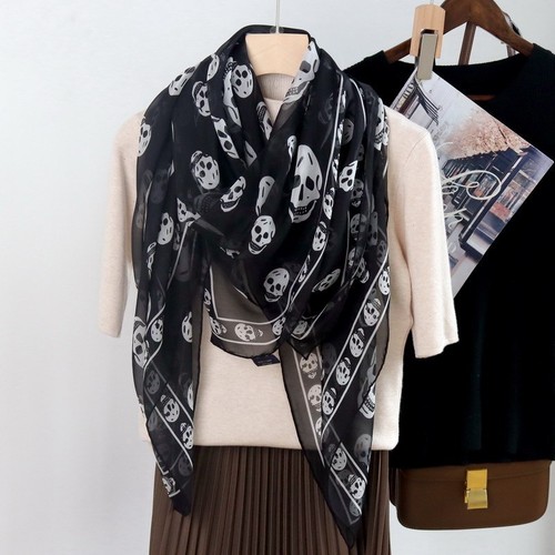 100 mulberry silk scarf in - 100%,