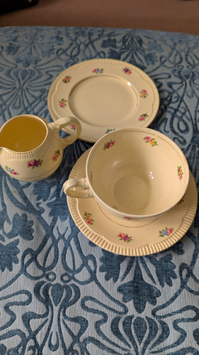 Clarice cliff newport pottery - clarice,