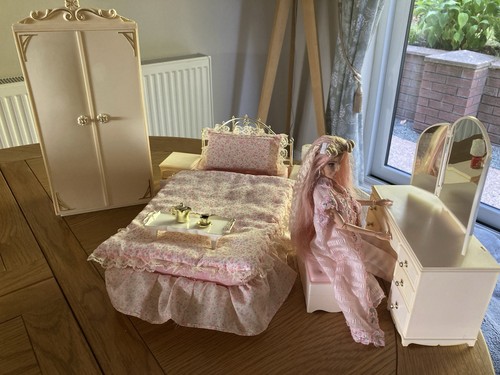 Sindy bedroom furniture - bedroom, bed