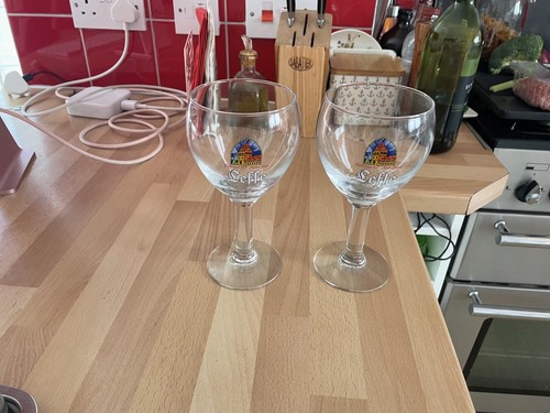 Lovely pair leffe 33cl - pair, of
